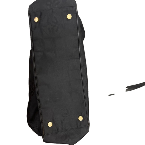 Chanel Travel Line Tote - Picture 4 of 16